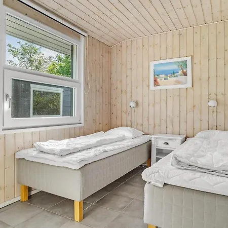 펜션 Cozy Home In Ebeltoft With Sauna