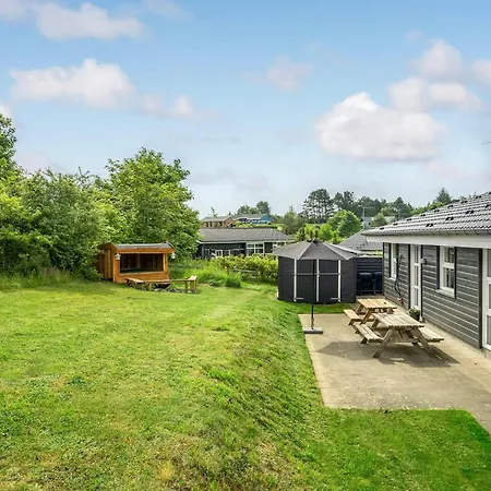 펜션 Cozy Home In Ebeltoft With Sauna