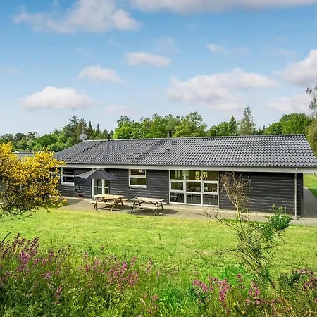 Nice Home In Ebeltoft With Sauna 펜션 *