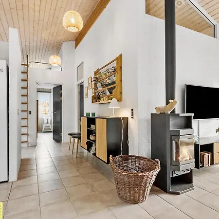 펜션 Cozy Home In Ebeltoft With Sauna *